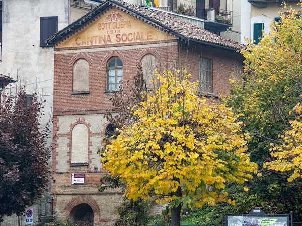 Barolo - Piazza Colbert