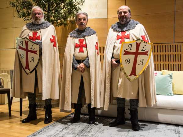 Membri dell'Ordine dei Cavalieri del Tartufo e dei Vini d'Alba