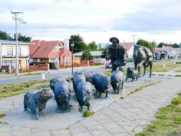 Monumento in bronzo 'al ovejero' (al pastore)