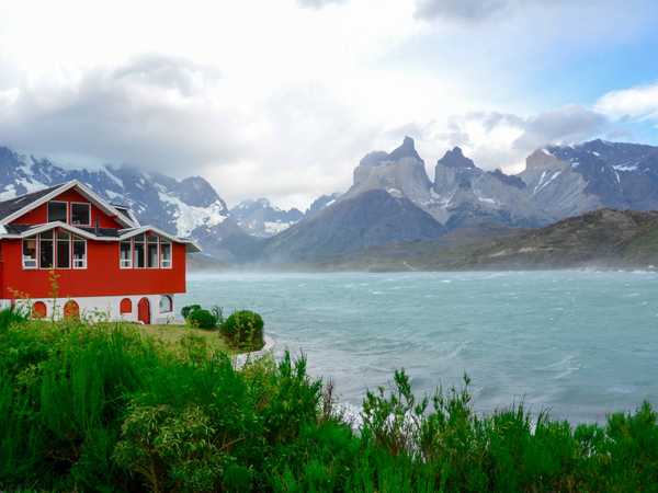 Torres del Paine - vento forte sul lago Pehoè