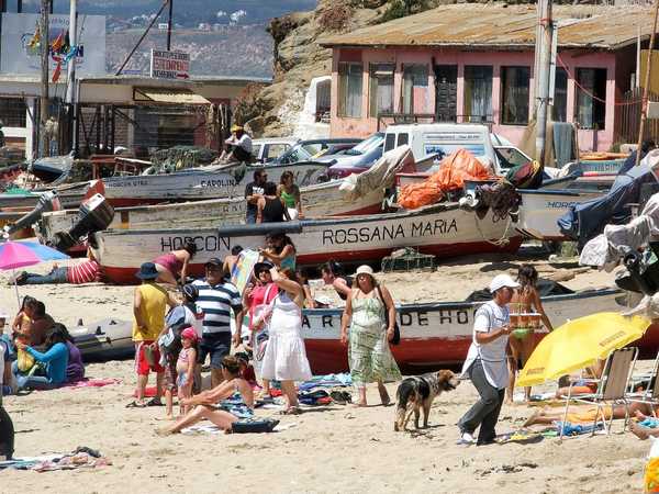 Confusione domenicale sulla spiaggetta di Horcòn