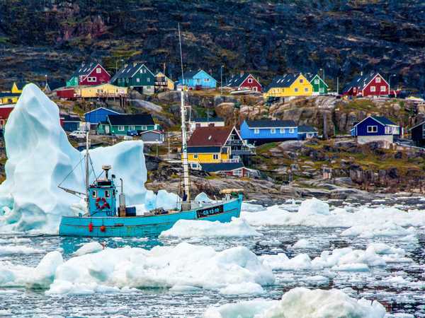 Peschereccio tra i ghiacci di Ilulissat
