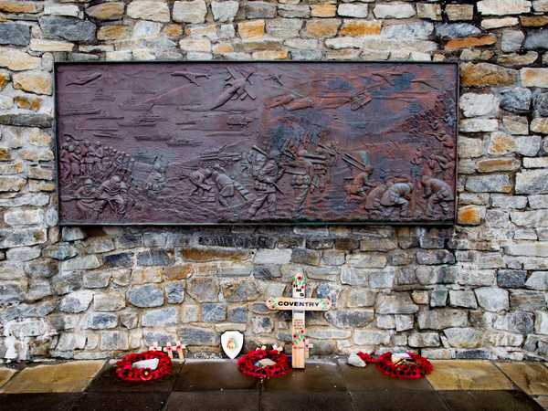 Stanley - bassorilievo in bronzo a ricordo della guerra anglo-argentina