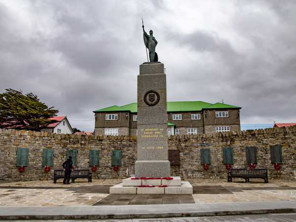 Stanley - monumento a ricordo dei caduti inglesi nella guerra anglo-argentina