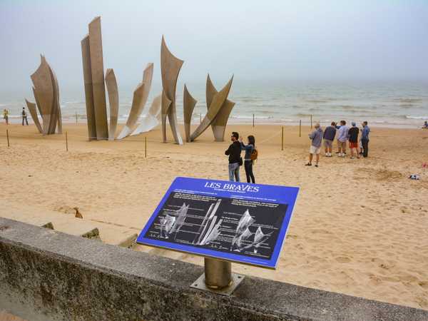Sain Laurent sur Mer - 'Les Braves', monumento di memoria e speranza al centro di Omaha Beach