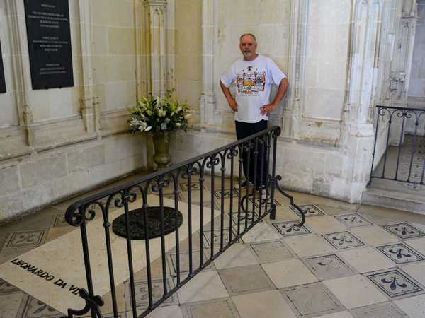 Castello di Amboise - Foto di rito accanto alla tomba di Leonardo da Vinci