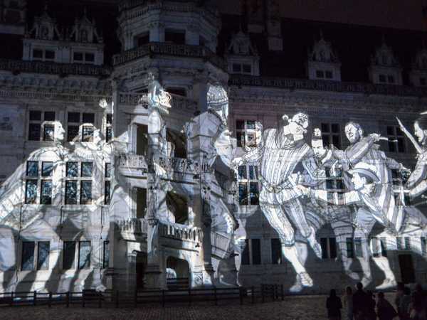 Spettacolo 'Son et lumière' nel castello di Blois - la scena che raffigura l'assassinio del duca di Guisa