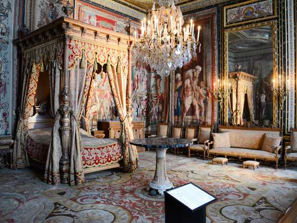 Una delle stupende sale della reggia di Fontainebleau