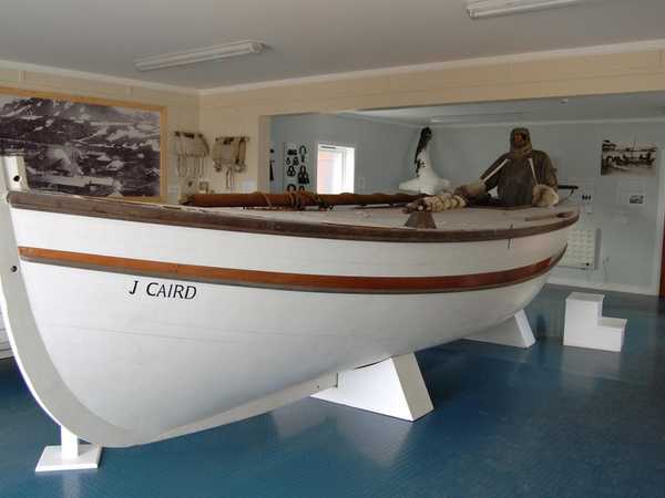 Museo di Grytviken: ricostruzione a grandezza naturale della scialuppa Caird, con cui Shackleton fece 800 km nell'oceano australe, da Elephant Island a Stromness in South Georgia