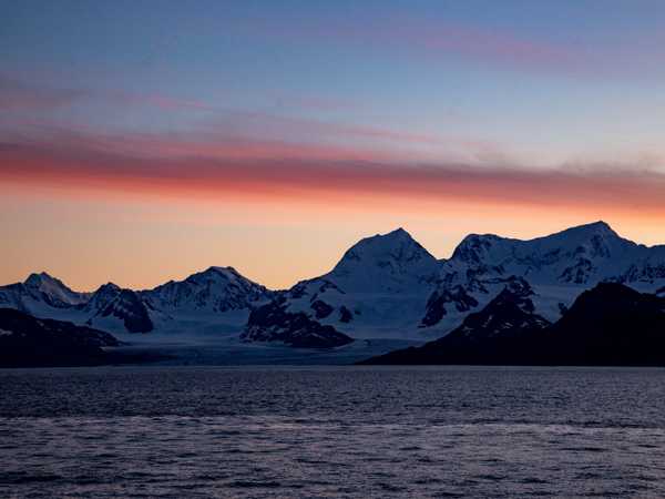 Tramonto durante la navigazione da Grytviken verso la parte est della South Georgia