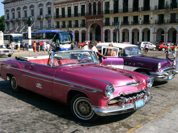 La Habana - 'Carros americanos' nel Parque Central