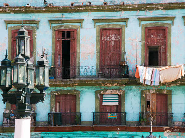 La Habana - Vecchio edificio lungo il Paseo Martì