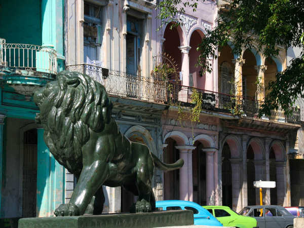 La Habana - Paseo del Prado, il viale che collega il Parque Central con il Malecòn