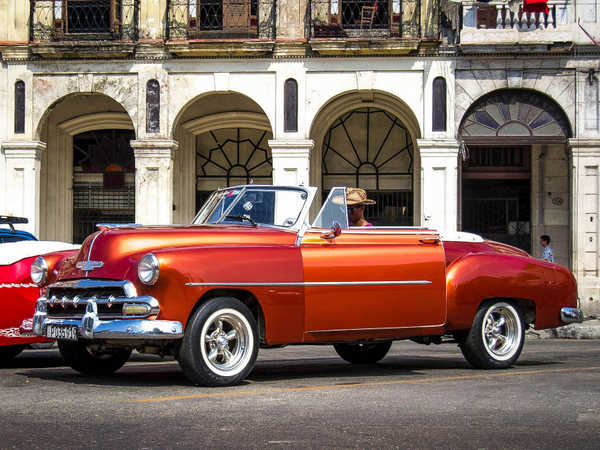 La Habana - 'Carro americano' nella Plaza Vieja