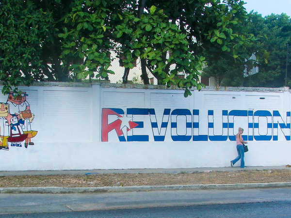 La Habana - uno degli ultimi proclami murales di propaganda
