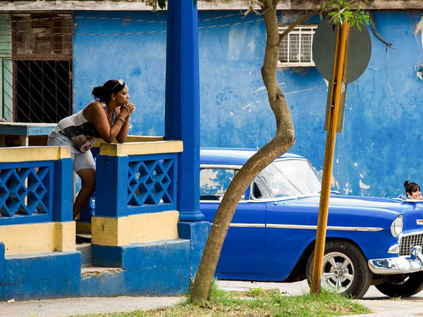 Attesa dell'autobus a Camaguey