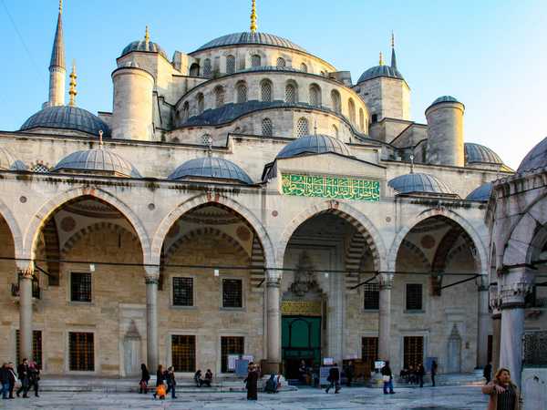 Cortile della moschea blu