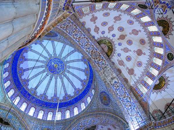 Interno della moschea blu