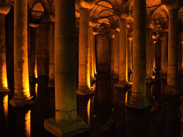 Yerebatan Sarnici (la cisterna basilica)