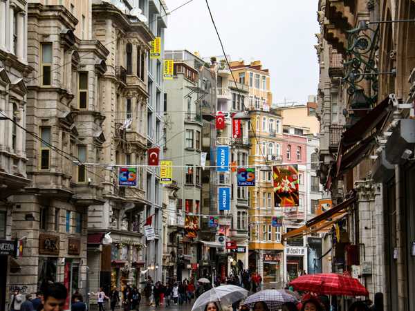 Istiklal Caddesi, la via dello shopping