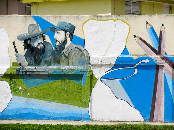 Bayamo - uno degli ultimi murales con Fidel e il Che
