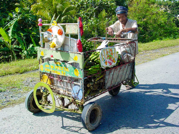 Sagua de Tanamo - venditore di platanos (banane verdi)