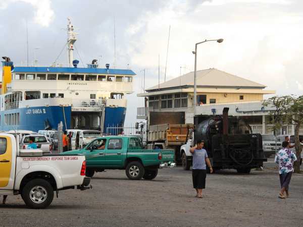 Partenza del ferry per Sava'i dal molo di Mulifanua