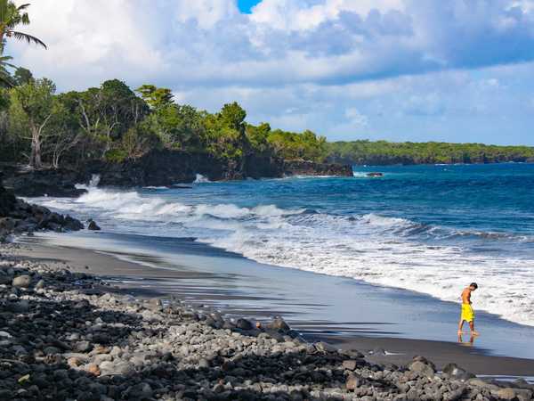 Nuu black sand beach, costa sud di Sava'i