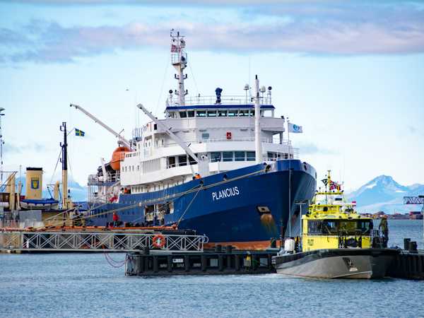 La Plancius al porto di Longyearbyen
