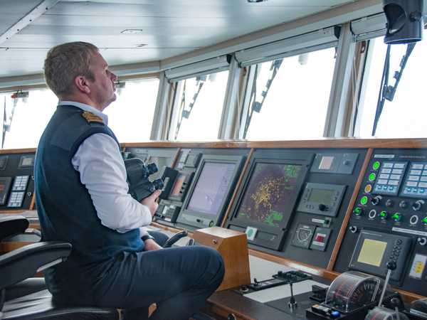 Capitano Alexey Nazarov al timone della Plancius