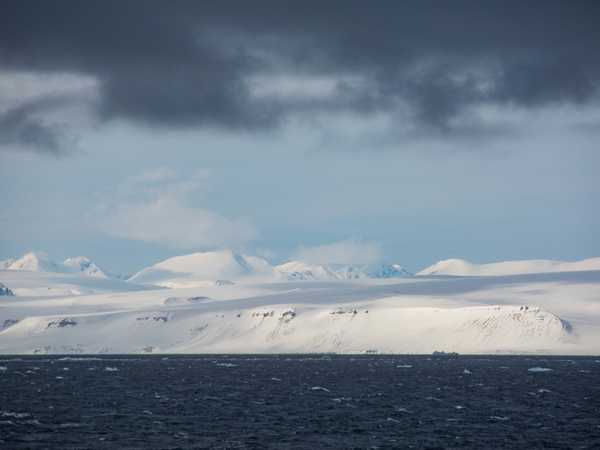 Hinlopen Strait