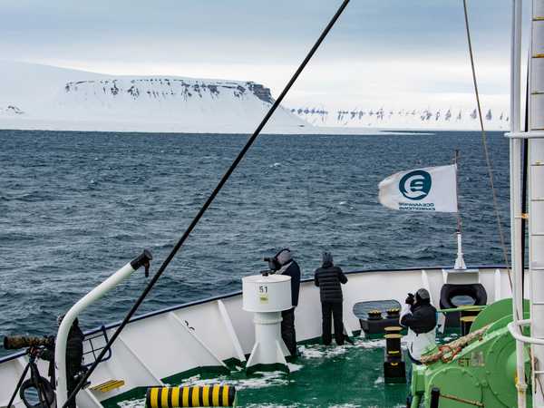 Hinlopen Strait